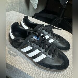 Adidas Samba OG Black & White size 5woman